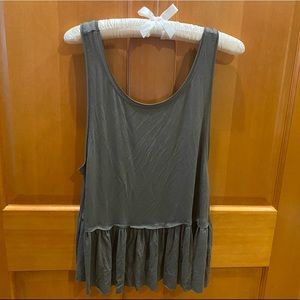 Green flowy tank NWT.